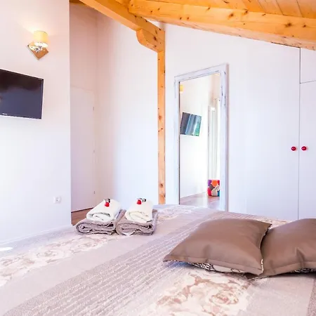 Nikolina - One Bedroom Apartman